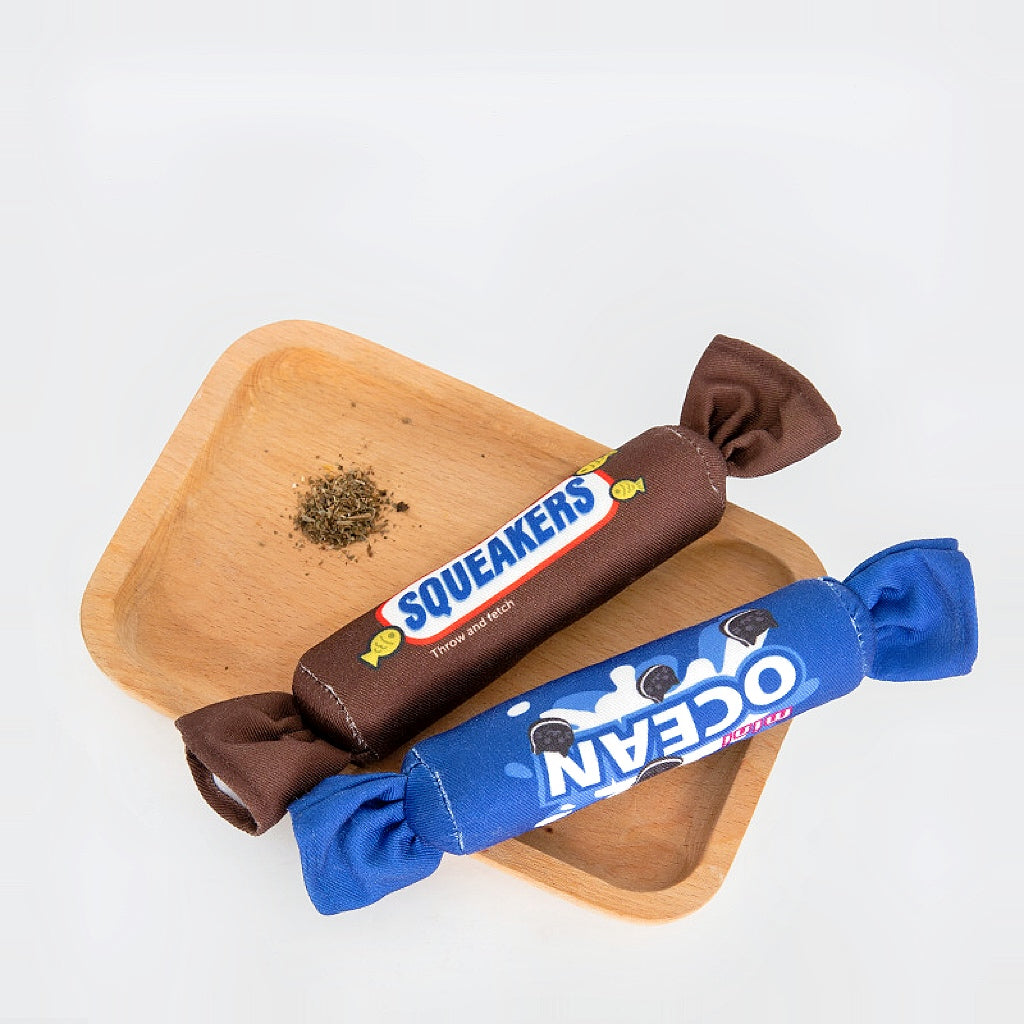 candy-shaped cat toy set